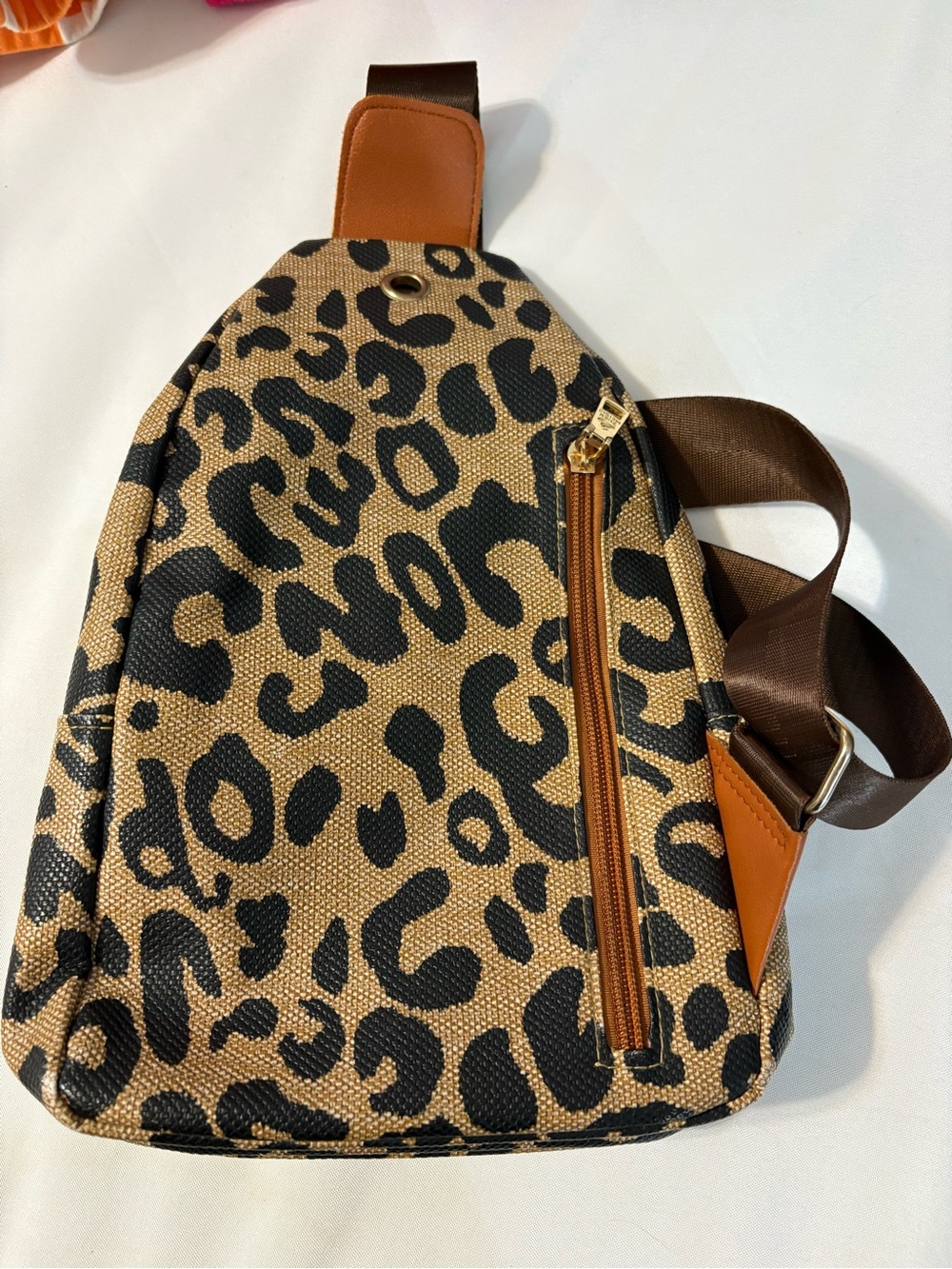 Zhen Meishi leopard print sling crossbody bag gold-toned zippers adj strap - Picture 10 of 14